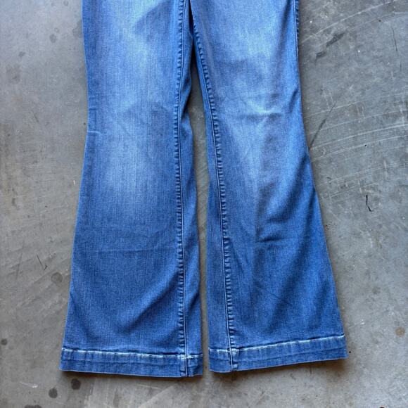 Torrid Bombshell Flare Jeans Women's 14R Blue Premium Stretch Denim Five Pockets - Picture 4 of 12